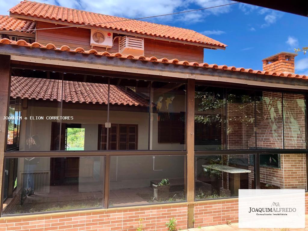 Casa à venda com 3 quartos, 190m² - Foto 2
