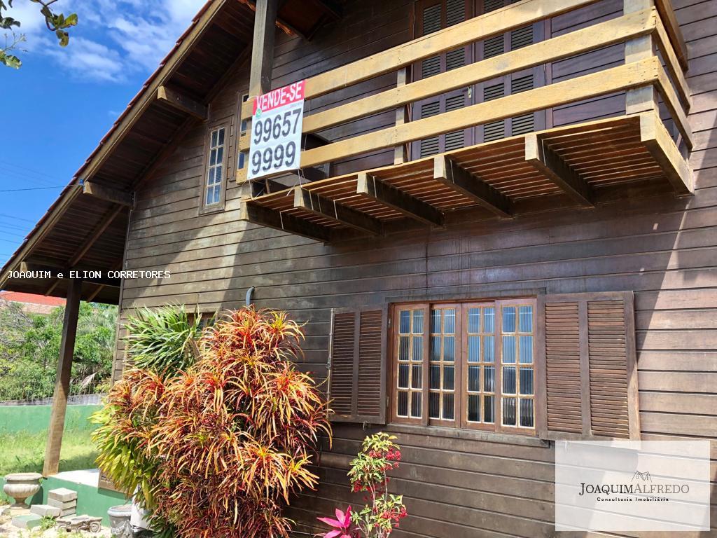 Casa à venda com 3 quartos, 190m² - Foto 1