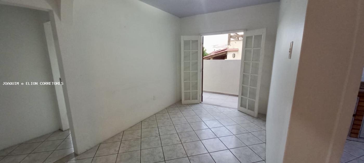 Casa, 4 quartos, 206 m² - Foto 3