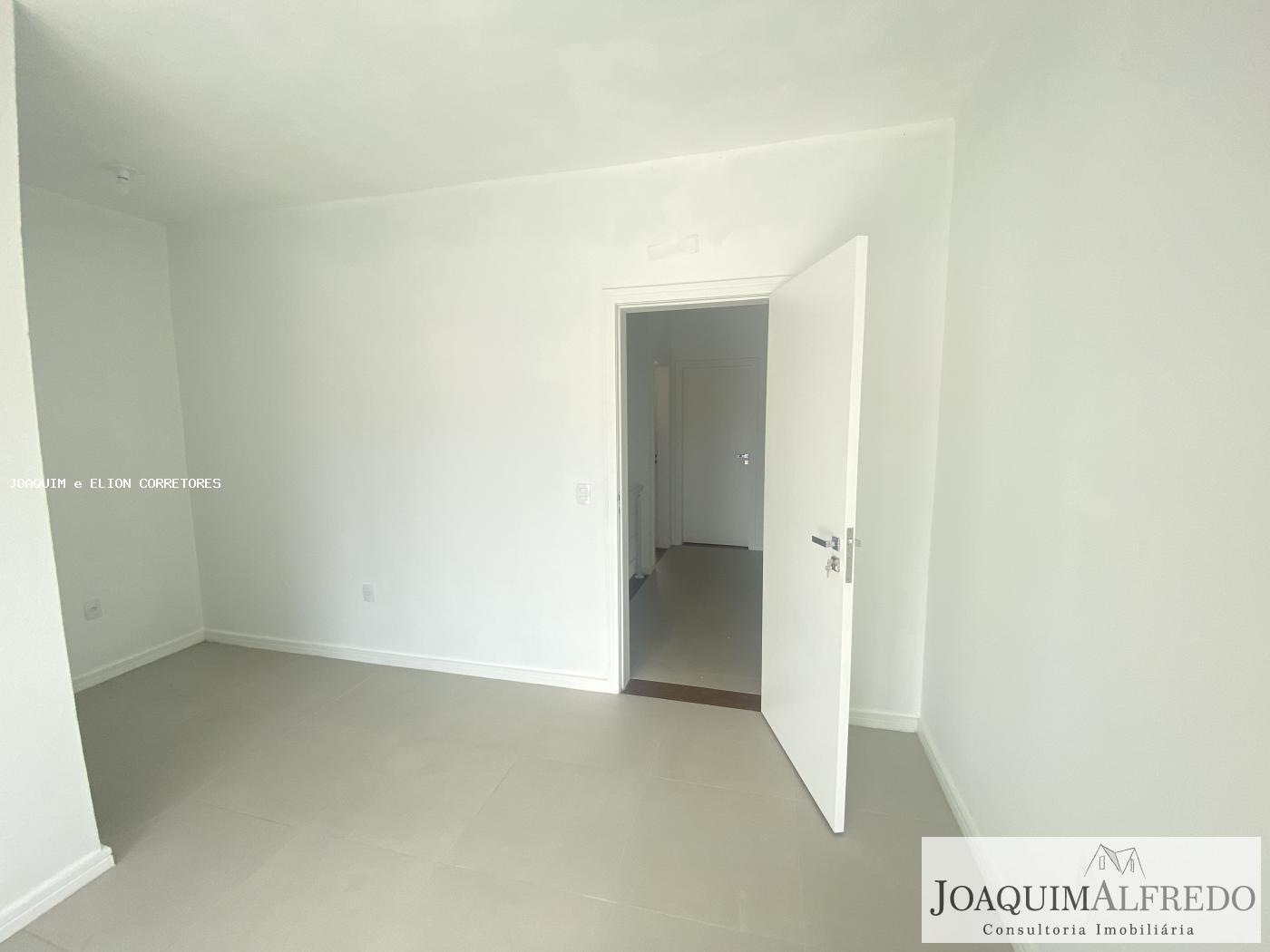 Casa à venda com 3 quartos, 132m² - Foto 14