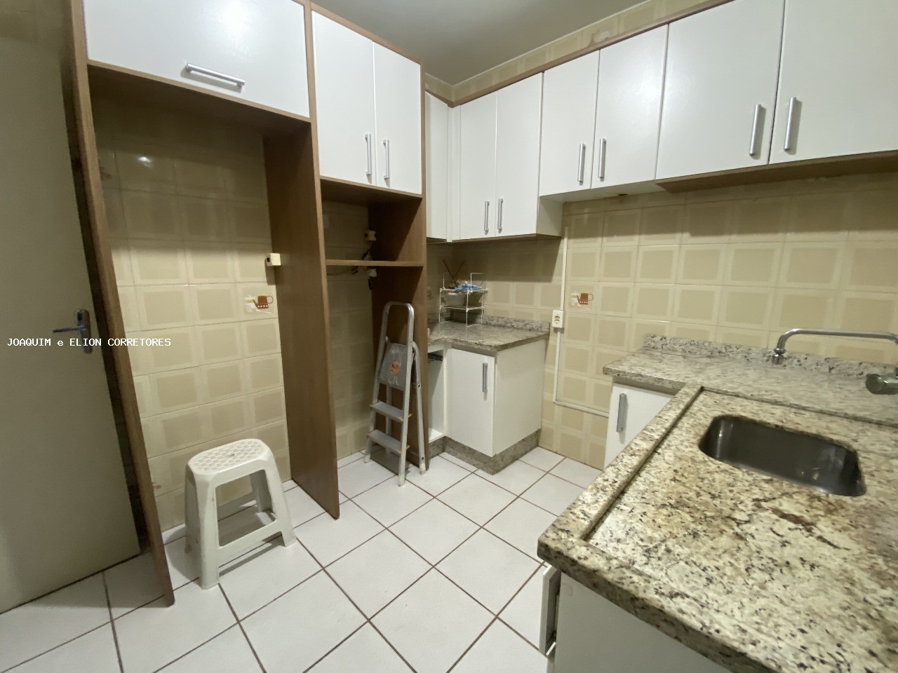 Apartamento à venda com 3 quartos, 87m² - Foto 10