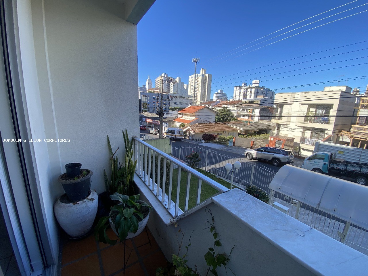 Apartamento à venda com 3 quartos, 87m² - Foto 2