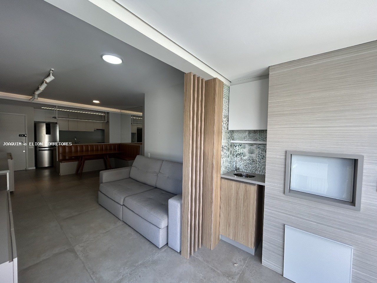 Apartamento à venda com 3 quartos, 89m² - Foto 2
