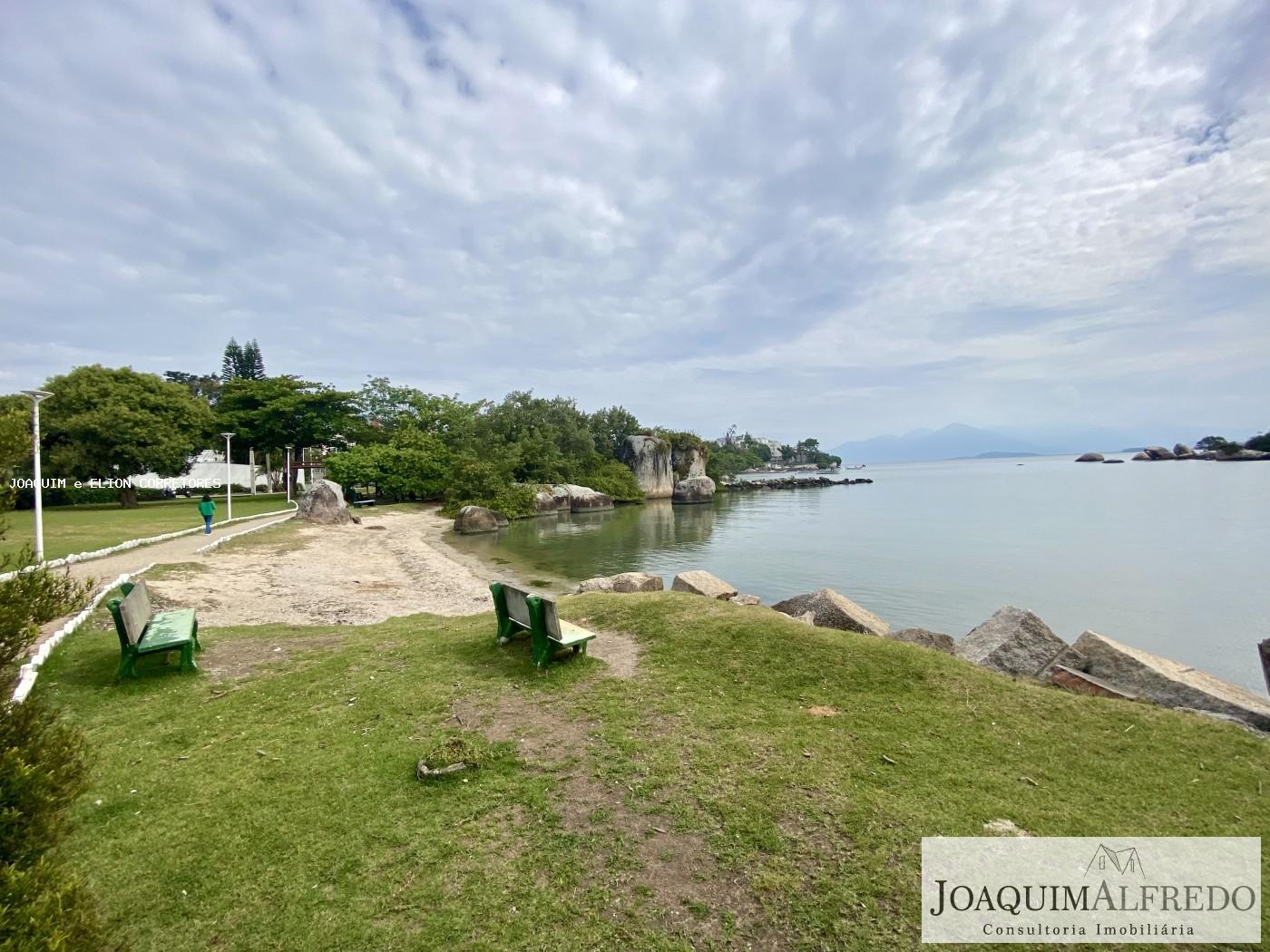 Casa, 5 quartos, 216 m² - Foto 2