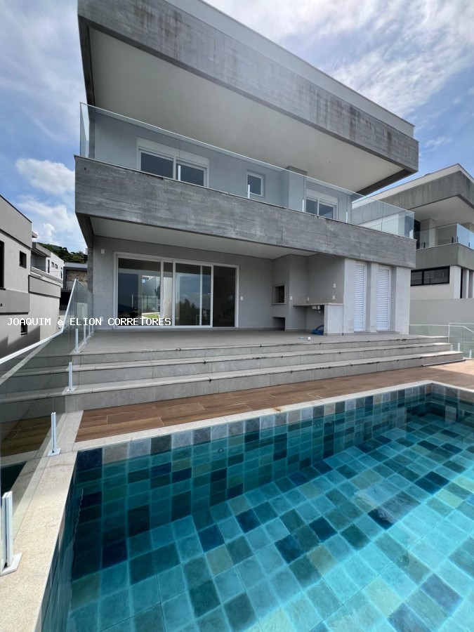 Casa, 4 quartos, 299 m² - Foto 1